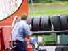 Cleaning the tyres
